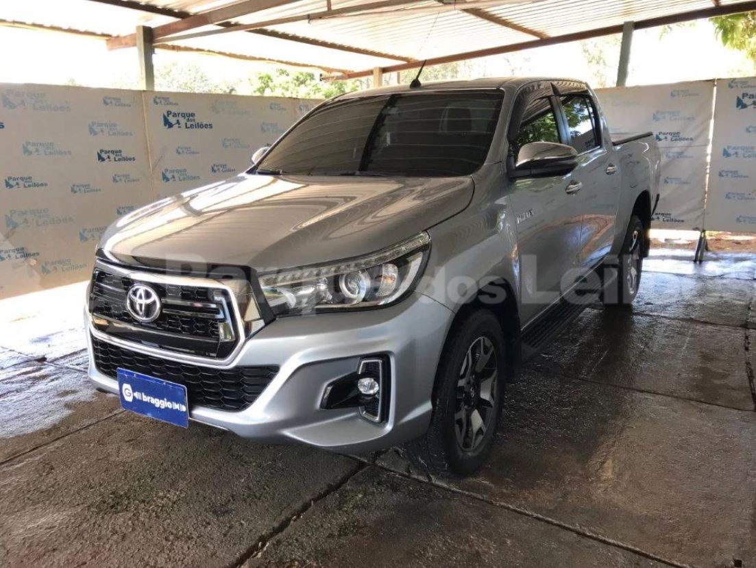 TOYOTA HILUX 20/20