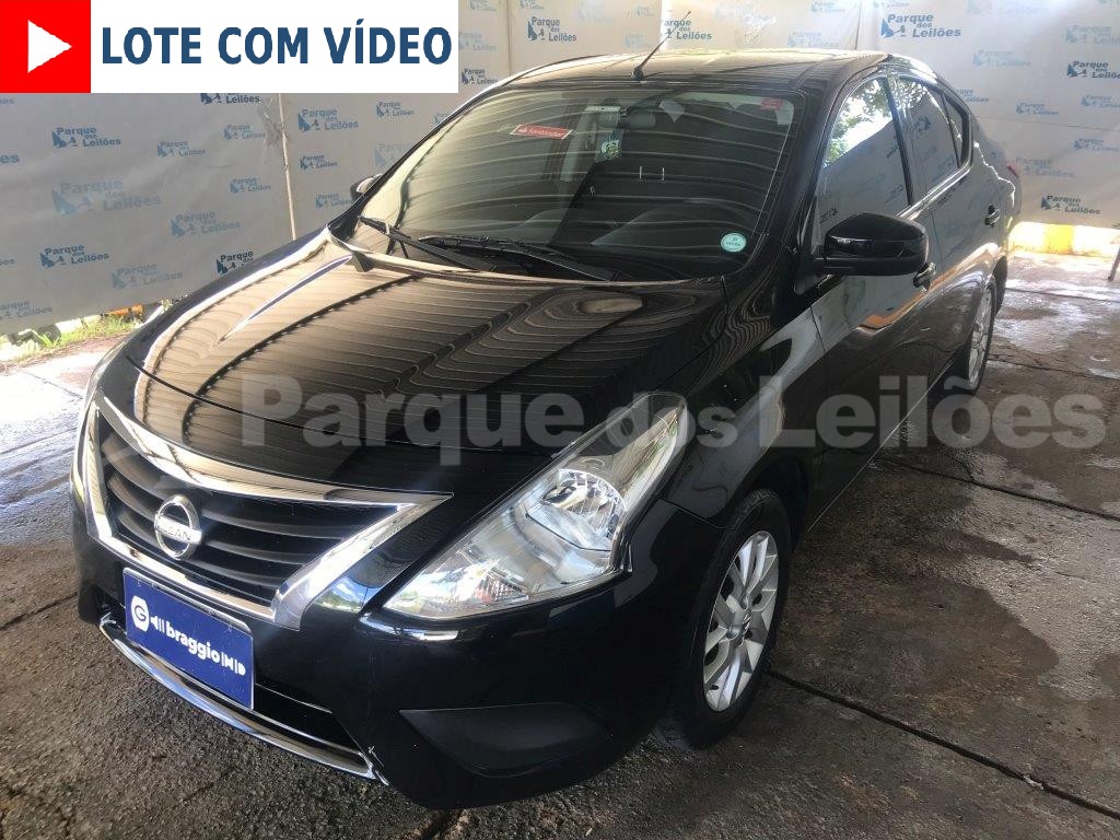 NISSAN VERSA 18/18